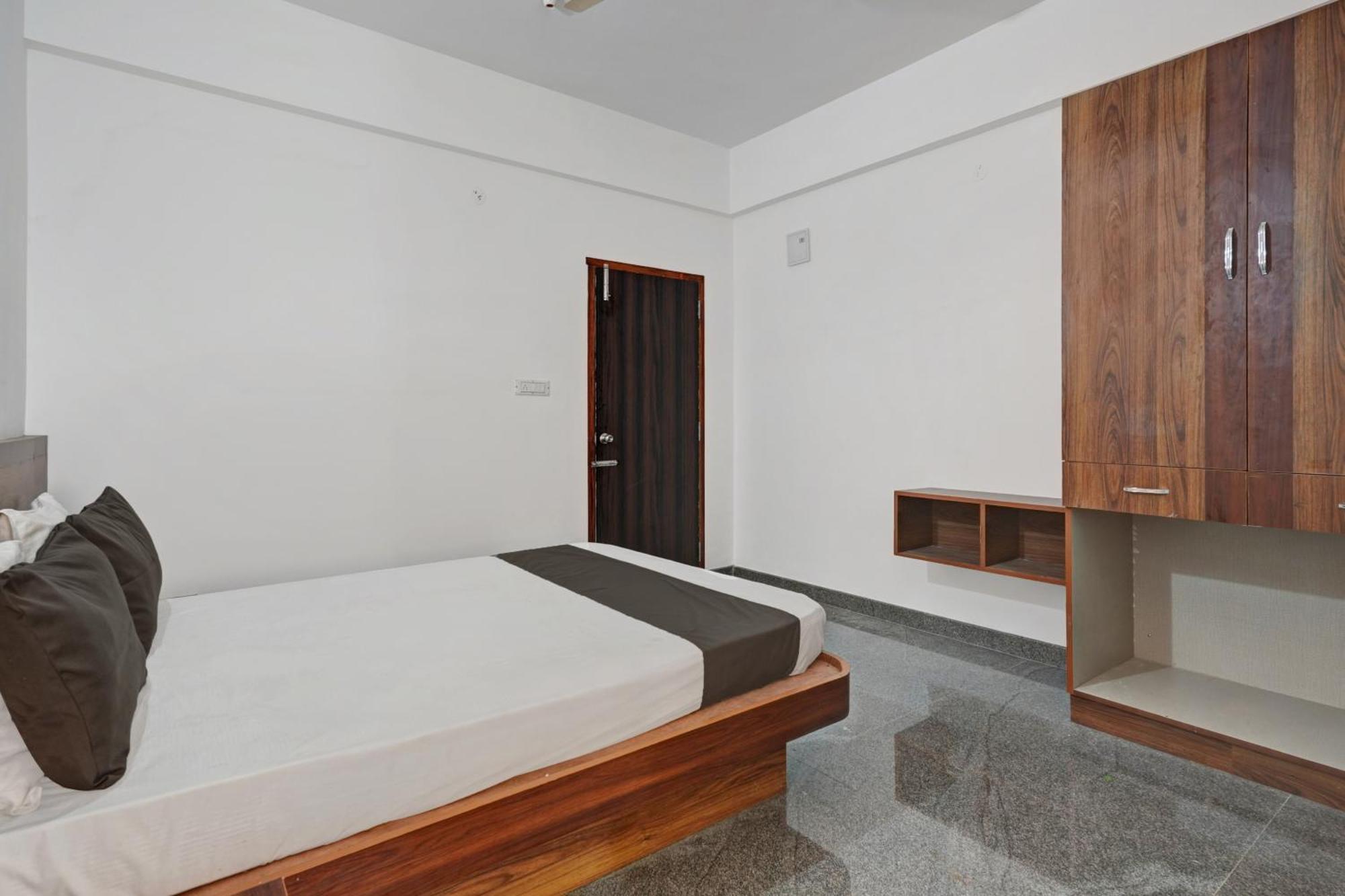העיר בנגלור Oyo Hotel Bungalow Inn Lodging & Boarding מראה חיצוני תמונה