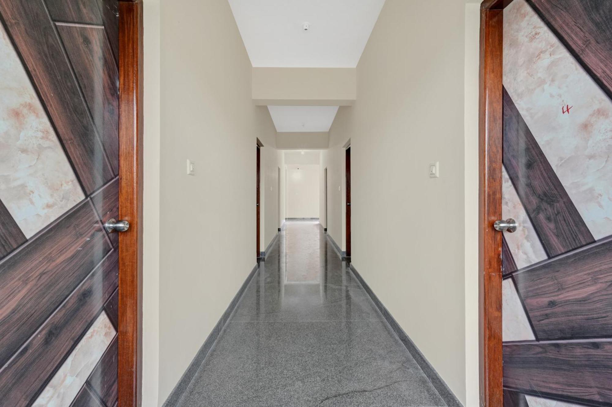 העיר בנגלור Oyo Hotel Bungalow Inn Lodging & Boarding מראה חיצוני תמונה